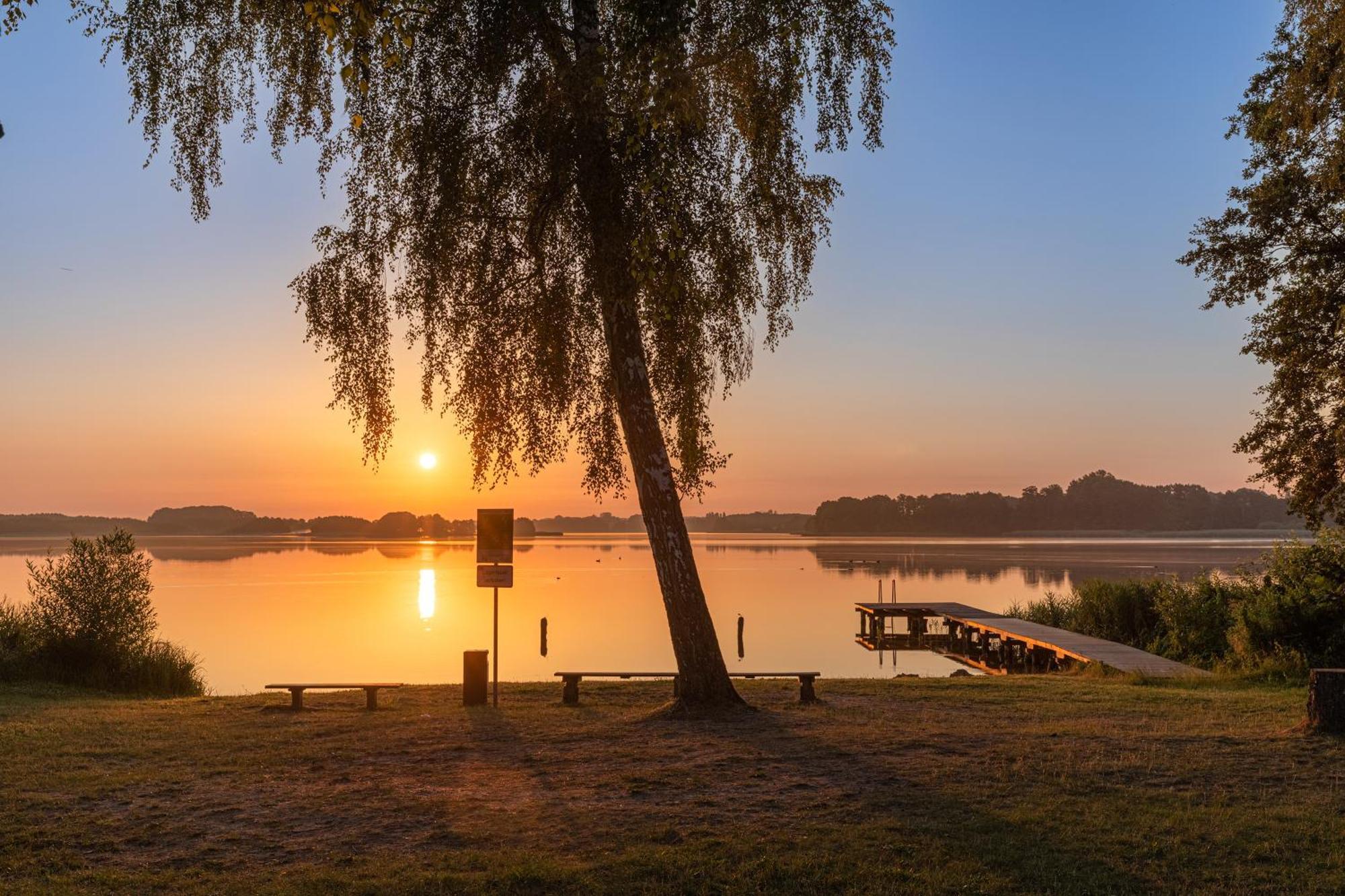 Gluecksraum - Modernes Apartment Mit Panoramablick, Kamin & Wohlfuehlambiente Krakow am See Εξωτερικό φωτογραφία